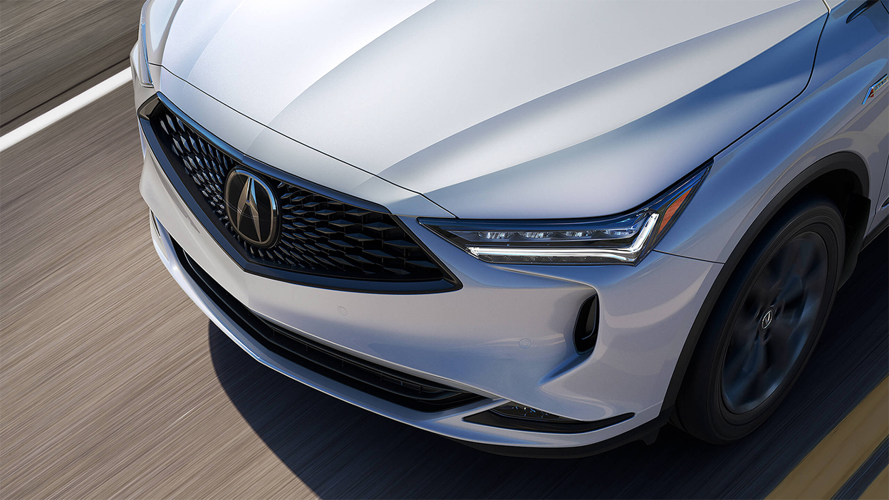 Vue aérienne du capot d’un MDX gris.